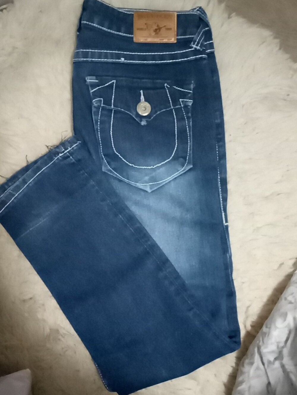 True Religion Dark Blue Womenโs Jeans with Contrast Stitching Sz 30 Low-rise